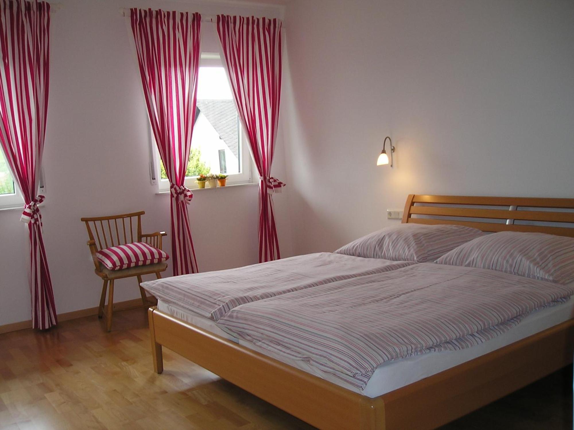 Feriendomizil&weingut Roussel Mit Restaurant La Bonne Adresse