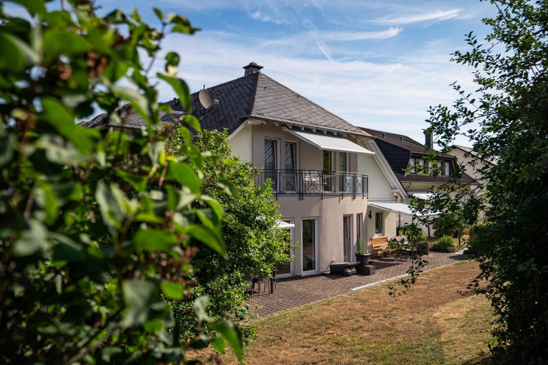 Feriendomizil&weingut Roussel Mit Restaurant La Bonne Adresse Apartment