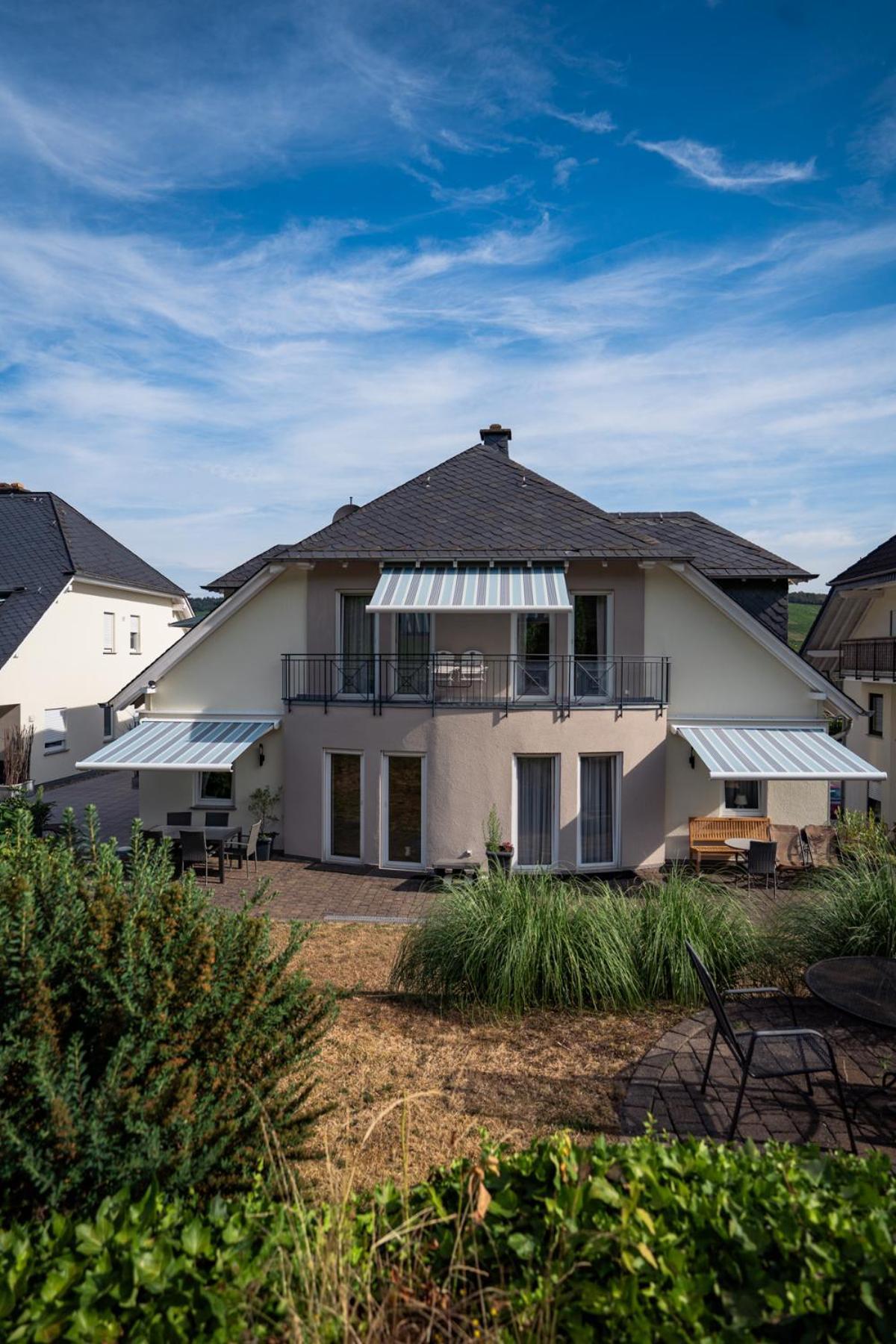 Apartment Feriendomizil&weingut Roussel Mit Restaurant La Bonne Adresse