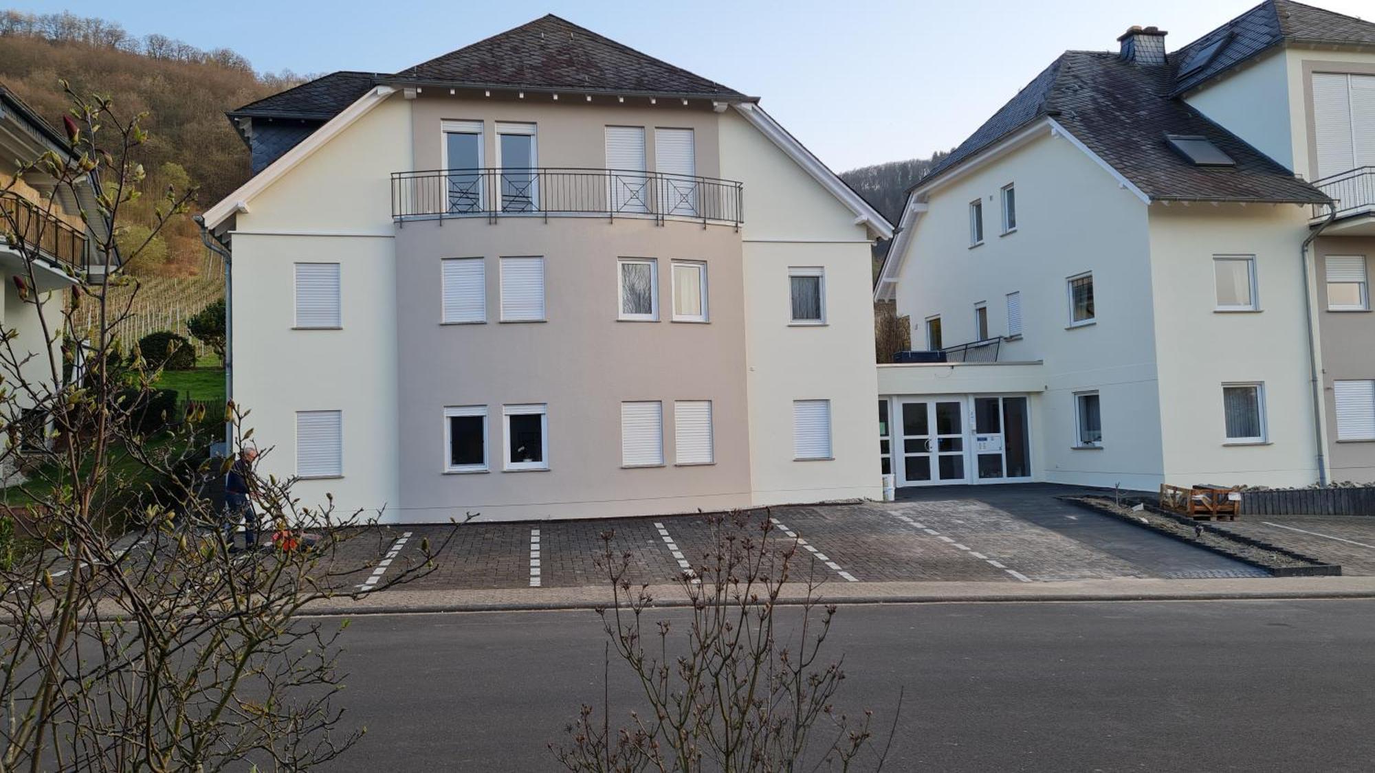 Feriendomizil&weingut Roussel Mit Restaurant La Bonne Adresse