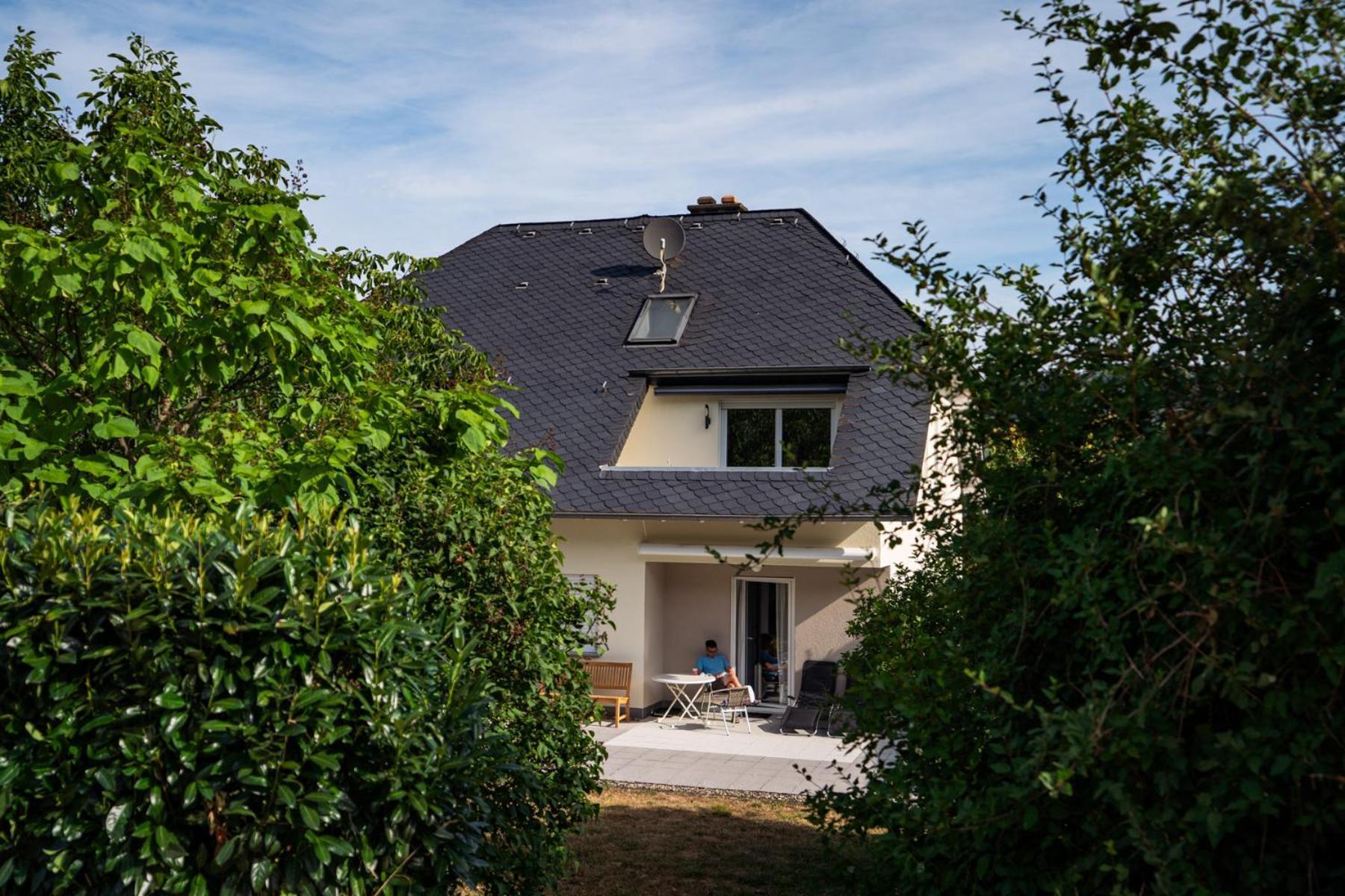 Apartment Feriendomizil&weingut Roussel Mit Restaurant La Bonne Adresse