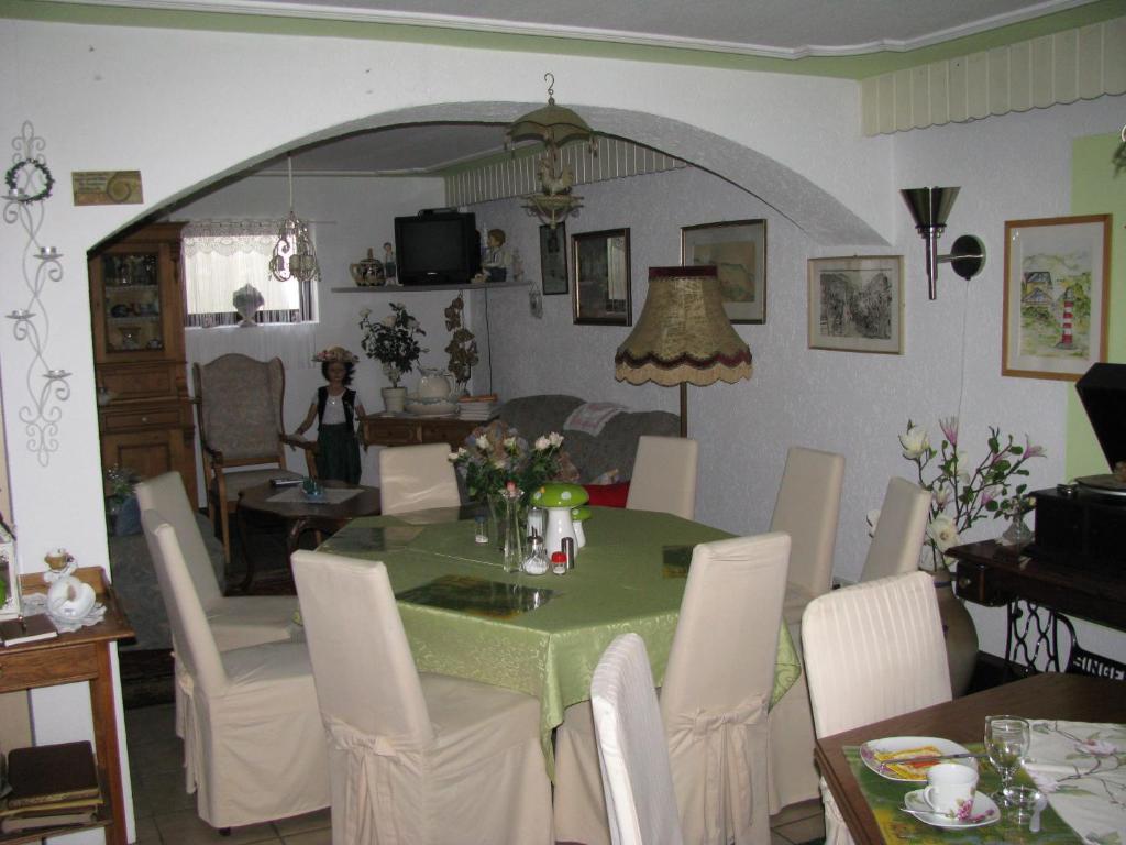 Feriendomizil&weingut Roussel Mit Restaurant La Bonne Adresse Bernkastel-Kues