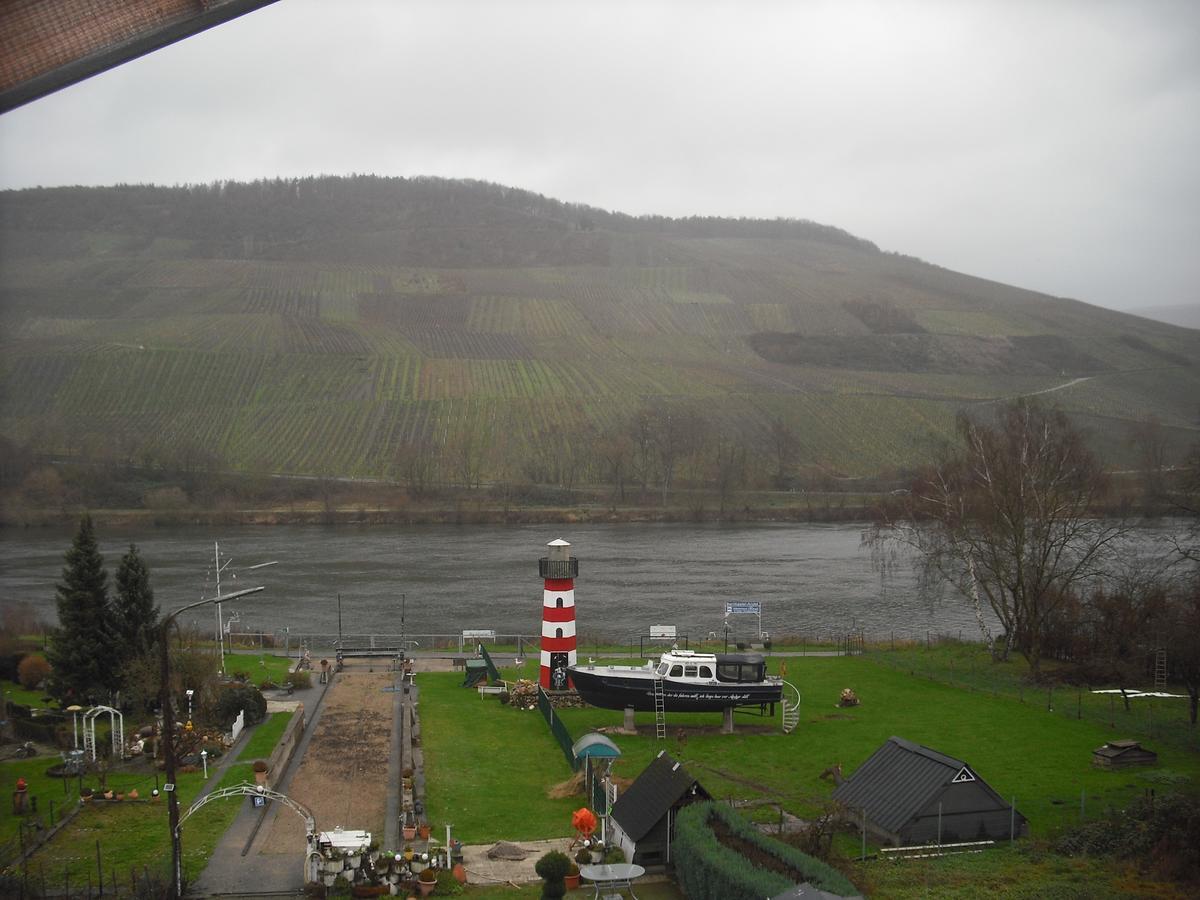 Apartment Feriendomizil&weingut Roussel Mit Restaurant La Bonne Adresse